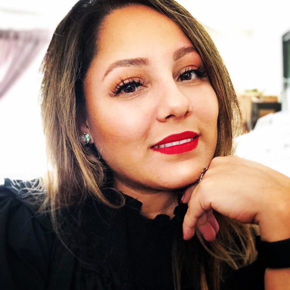 Meet your Posher, Marcy - Picture 2 of 8